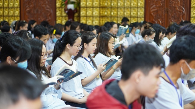 Tuổi Trẻ Hướng Phật:  Nuôi Dưỡng và Phát Triển Hạt Giống Trí Tuệ