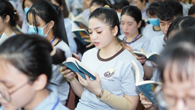 Tuổi Trẻ Hướng Phật:  Nuôi Dưỡng và Phát Triển Hạt Giống Trí Tuệ