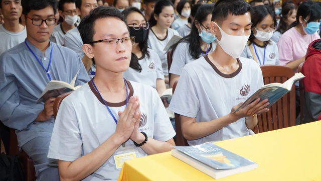 Tuổi Trẻ Hướng Phật:  Nuôi Dưỡng và Phát Triển Hạt Giống Trí Tuệ