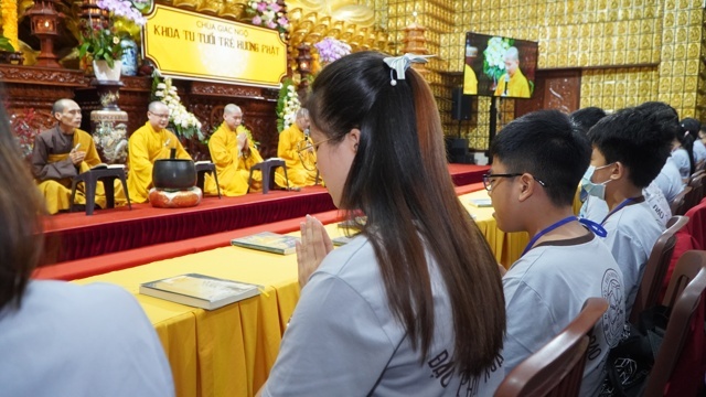 Tuổi Trẻ Hướng Phật:  Nuôi Dưỡng và Phát Triển Hạt Giống Trí Tuệ