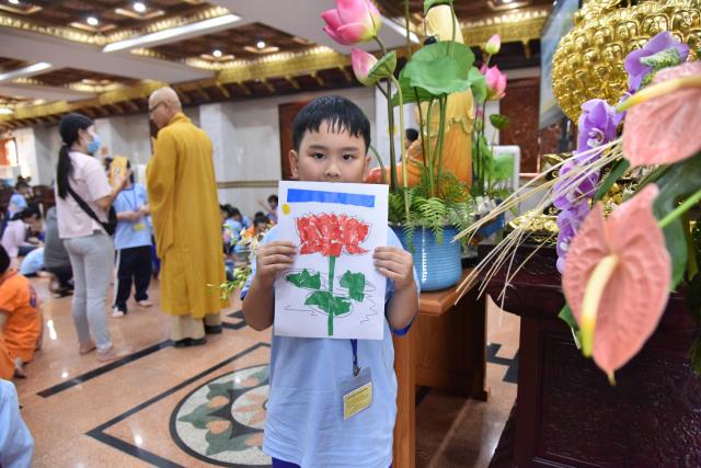 Chơi vui, học tốt trong khóa tu Búp Sen Từ Bi