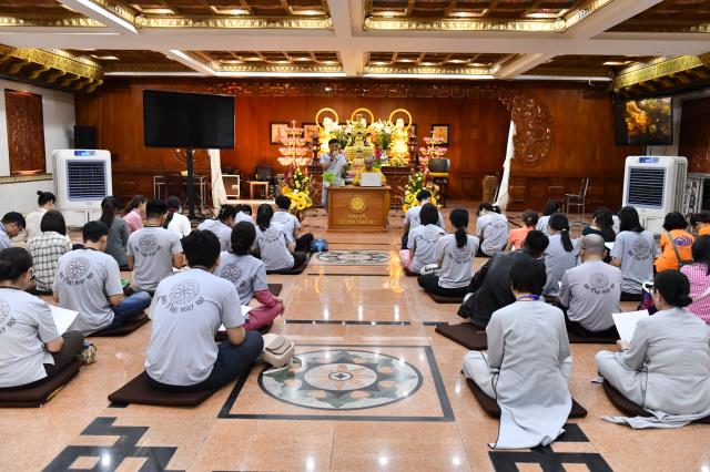Khóa tu Tuổi Trẻ Hướng Phật: Vì sao không được hạnh phúc?