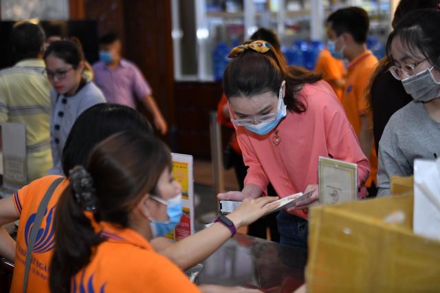 TP.HCM: Hơn 700 thiện nam, tín nữ quy y nhân kỷ niệm Phật thành đạo (08-12 AL)
