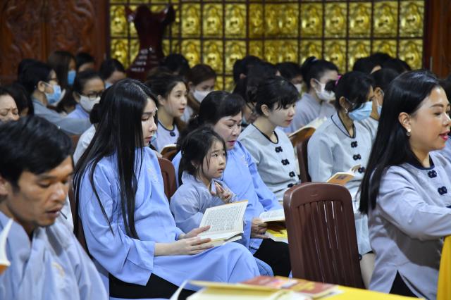TP.HCM: Hơn 700 thiện nam, tín nữ quy y nhân kỷ niệm Phật thành đạo (08-12 AL)