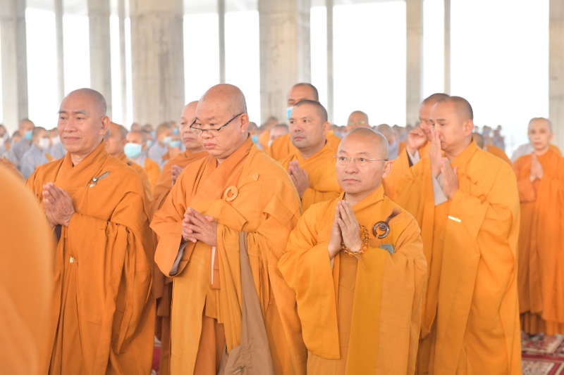 HVPGVN tại TP.HCM: Trang nghiêm Lễ ráp mái đại hùng bảo điện