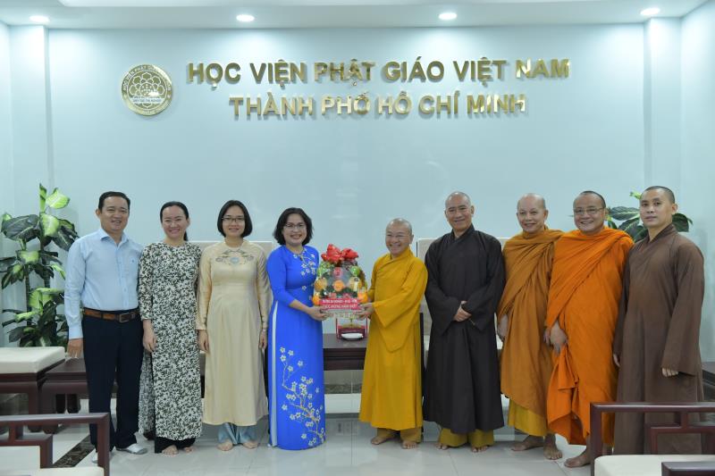 Phái đoàn trường Đại học Khoa học xã hội &amp; Nhân văn thăm và chúc tết tại Học viện Phật giáo Việt Nam tại Tp.HCM
