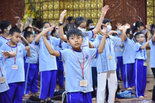 Chơi vui, học tốt trong khóa tu Búp Sen Từ Bi