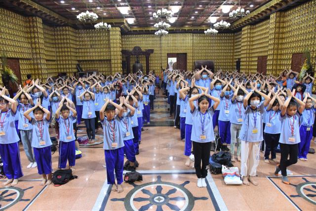 Chơi vui, học tốt trong khóa tu Búp Sen Từ Bi