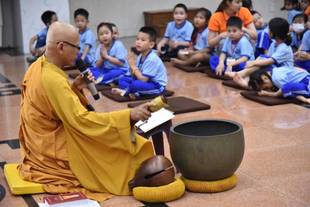Chơi vui, học tốt trong khóa tu Búp Sen Từ Bi