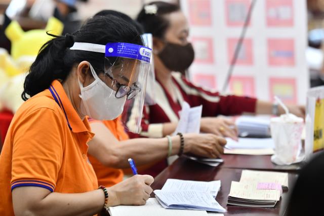 Hơn 1.000 người tham gia hiến máu nhân đạo vào 2 ngày cuối tuần tại chùa Giác Ngộ