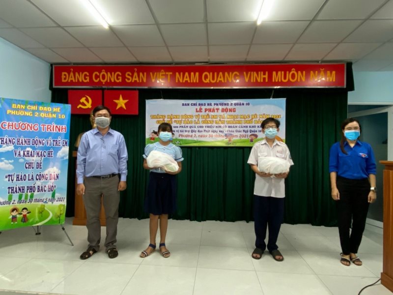 Quỹ Đạo Phật Ngày Nay Trao Tặng 600 Phần Quà Cho Trẻ Em Nhân Ngày Quốc Tế Thiếu Nhi