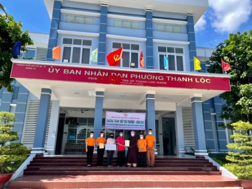 Quỹ ĐPNN Chia Sẻ 10 Tấn Gạo Và 10 Tấn Khoai Với Người Dân Quận Gò Vấp Và Quận 12 Trong Thời Gian Giãn Cách Xã Hội Do Dịch Covid-19