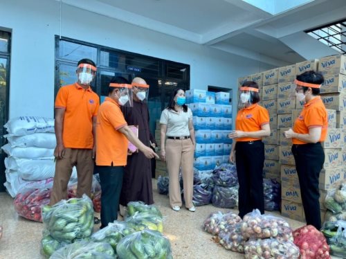 Quỹ ĐPNN Chia Sẻ 10 Tấn Gạo Và 10 Tấn Khoai Với Người Dân Quận Gò Vấp Và Quận 12 Trong Thời Gian Giãn Cách Xã Hội Do Dịch Covid-19