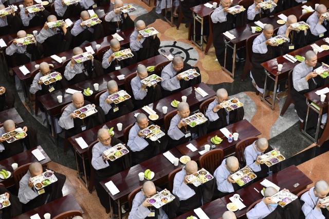 Chùm ảnh: Nhìn lại khóa tu Xuất Gia Gieo Duyên lần 8 tại chùa Giác Ngộ