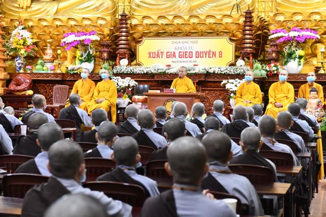 TT. Nhật Từ giải đáp thắc mắc của các hành giả “xuất gia gieo duyên”