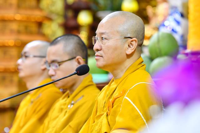 Lễ hằng thuận đôi trước ba ngôi Tam bảo