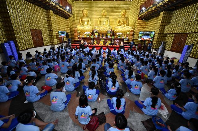 Khóa tu Búp Sen Từ Bi: Những bài đạo đức nhỏ góp nhặt nên nhân cách lớn