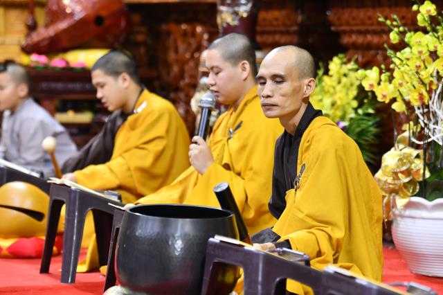 Khóa tu Búp Sen Từ Bi: Những bài đạo đức nhỏ góp nhặt nên nhân cách lớn