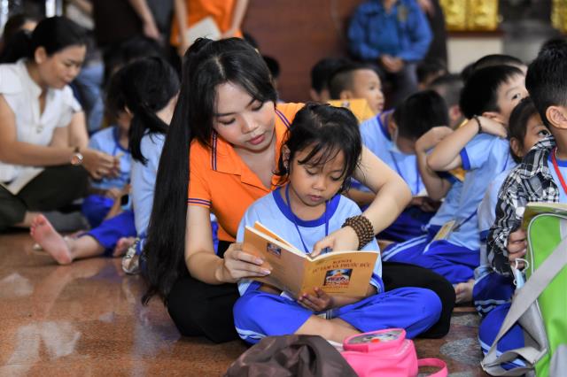 Khóa tu Búp Sen Từ Bi: Những bài đạo đức nhỏ góp nhặt nên nhân cách lớn