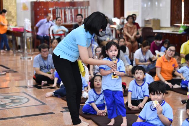 Khóa tu Búp Sen Từ Bi: Những bài đạo đức nhỏ góp nhặt nên nhân cách lớn