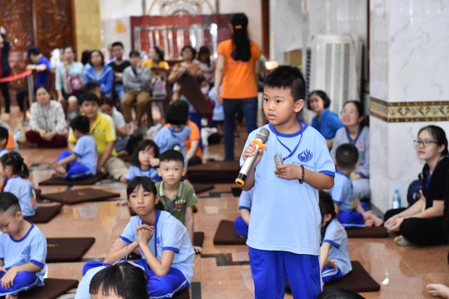 Khóa tu Búp Sen Từ Bi: Những bài đạo đức nhỏ góp nhặt nên nhân cách lớn
