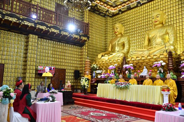Thắt tình vợ chồng - kết nghĩa phu thê tại điện Phật chùa Giác Ngộ