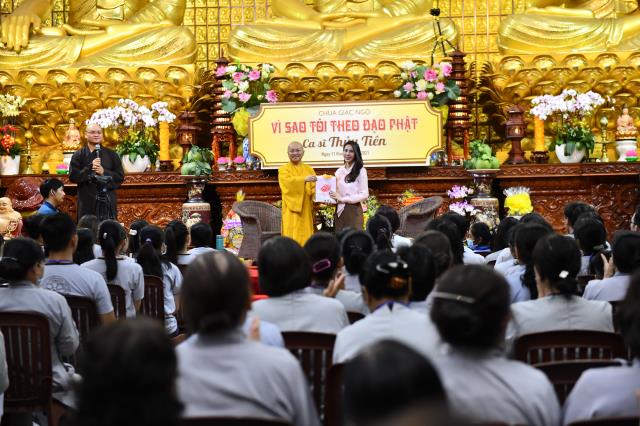 Khóa tu Tuổi Trẻ Hướng Phật: Khách mời ca sĩ Thủy Tiên với Talk show “Vì sao tôi theo đạo Phật”