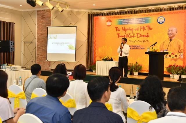 TT. Nhật Từ thuyết giảng về “Mê tín trong kinh doanh” trong chương trình Cà Phê Doanh Nhân của Quận Bình Thạnh
