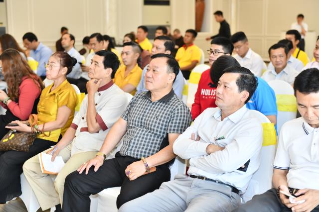 TT. Nhật Từ thuyết giảng về “Mê tín trong kinh doanh” trong chương trình Cà Phê Doanh Nhân của Quận Bình Thạnh