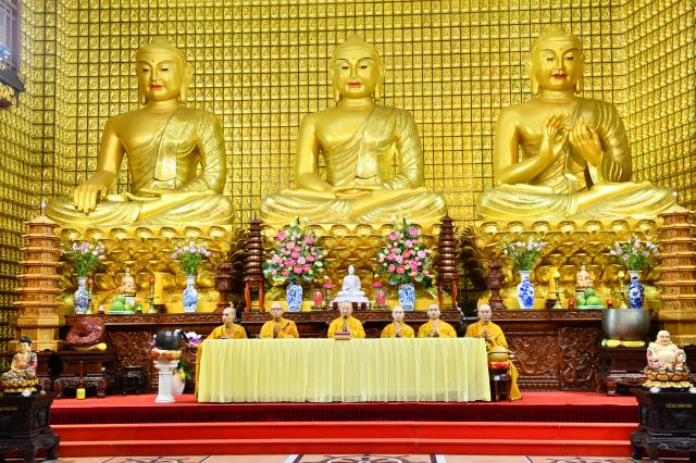 Chùa Giác Ngộ: Hơn 300 người tham dự Lễ quy y Tam bảo online trong tháng 6