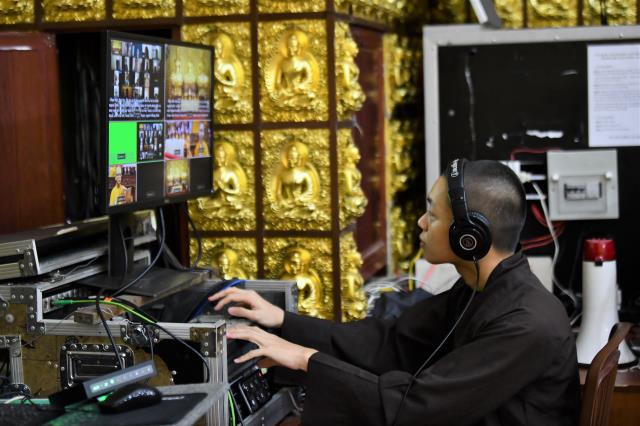 Chùa Giác Ngộ: Hơn 300 người tham dự Lễ quy y Tam bảo online trong tháng 6
