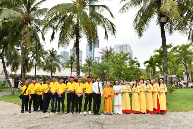 TT. Nhật Từ thuyết giảng về “Mê tín trong kinh doanh” trong chương trình Cà Phê Doanh Nhân của Quận Bình Thạnh