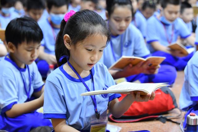 Khóa tu Thiếu nhi: Trẻ em là búp sen non/ Ngày ngày đi chùa, vẹn tròn hương thơm