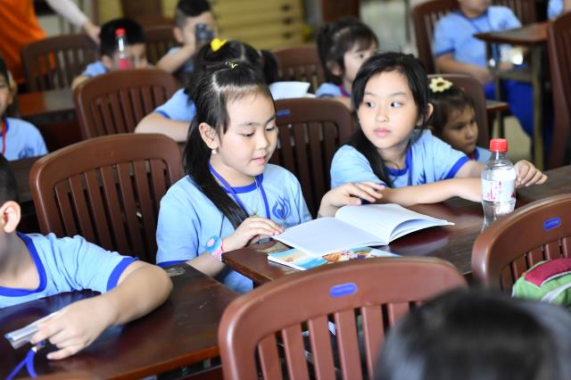 Khóa tu Thiếu nhi: Trẻ em là búp sen non/ Ngày ngày đi chùa, vẹn tròn hương thơm
