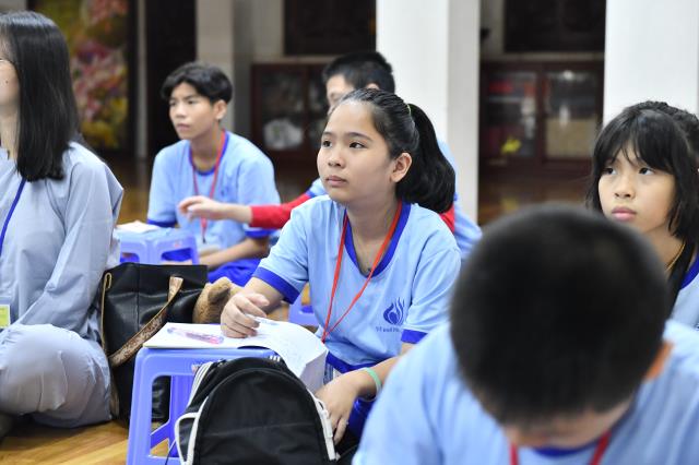 Khóa tu Thiếu nhi: Trẻ em là búp sen non/ Ngày ngày đi chùa, vẹn tròn hương thơm