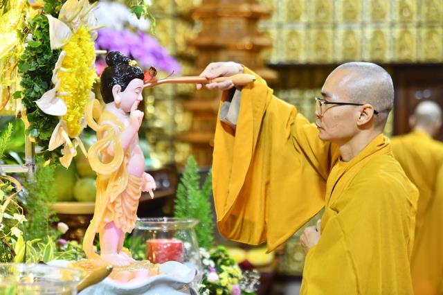 Chùa Giác Ngộ: Trang nghiêm nghi thức tắm Phật nhân Lễ Phật đản PL.2565 - DL.2021