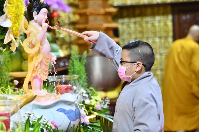 Chùa Giác Ngộ: Trang nghiêm nghi thức tắm Phật nhân Lễ Phật đản PL.2565 - DL.2021