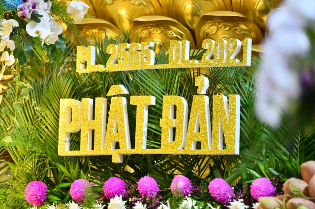 Trang nghiêm Lễ tắm Phật online ngày Rằm tháng Tư