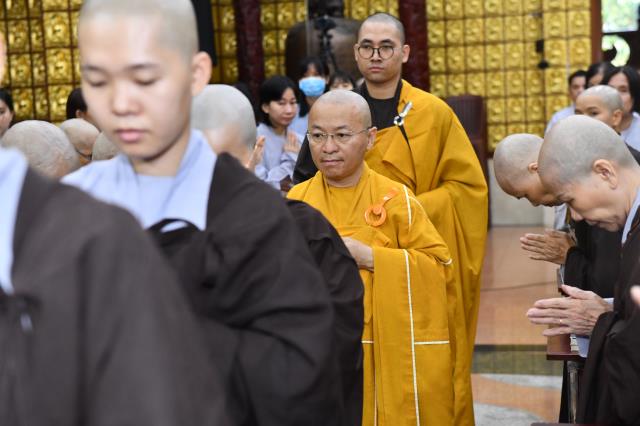 Bài giảng đầu tiên trong khóa tu Xuất Gia Gieo Duyên lần 8