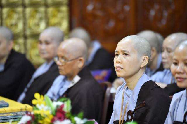Bài giảng đầu tiên trong khóa tu Xuất Gia Gieo Duyên lần 8