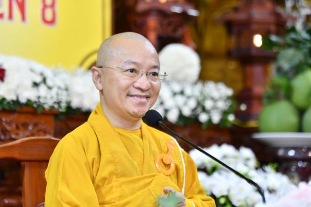 Bài giảng đầu tiên trong khóa tu Xuất Gia Gieo Duyên lần 8