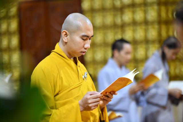 Trang nghiêm Lễ tắm Phật online ngày Rằm tháng Tư