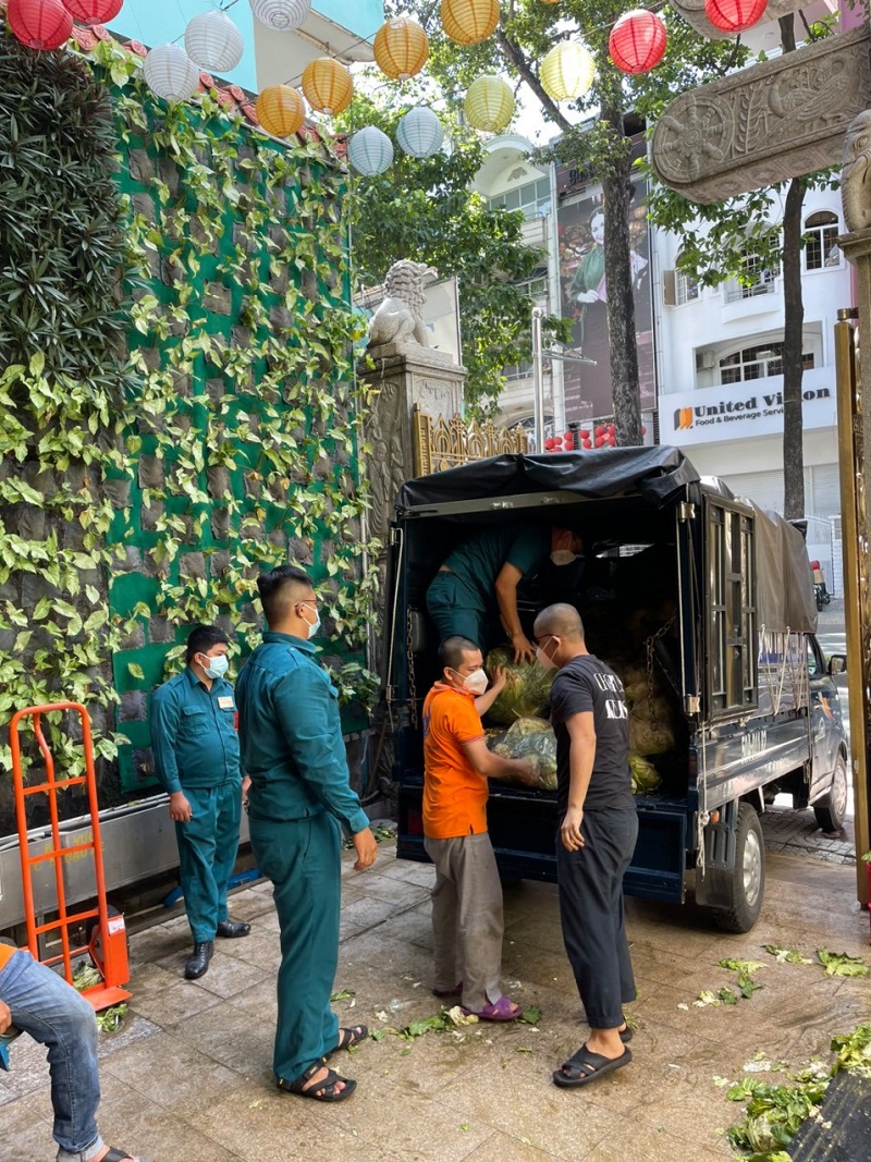 Chùa Giác Ngộ Mua "Giải Cứu" 70 Tấn Bắp Cải, Tiếp Sức Cho Người Dân Trong Mùa “Bão Covid-19”