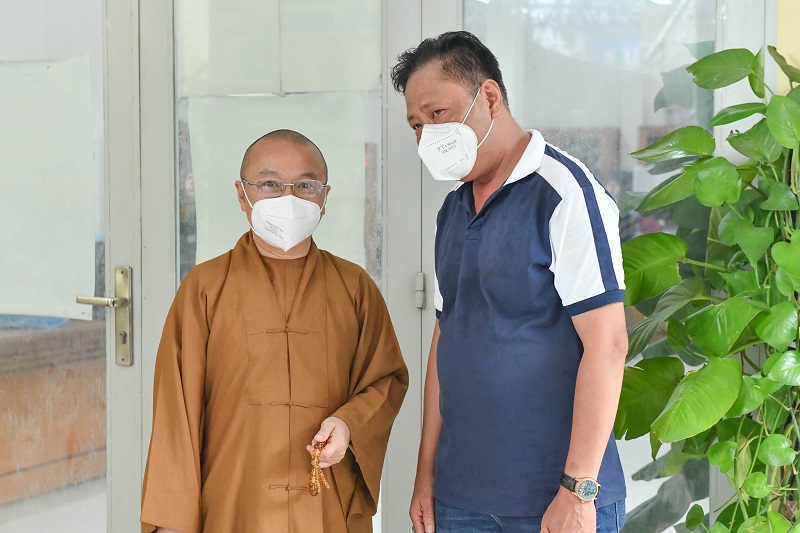 Chùa Giác Ngộ sẻ chia gian khó cùng UBND Phường 7, Quận Gò Vấp