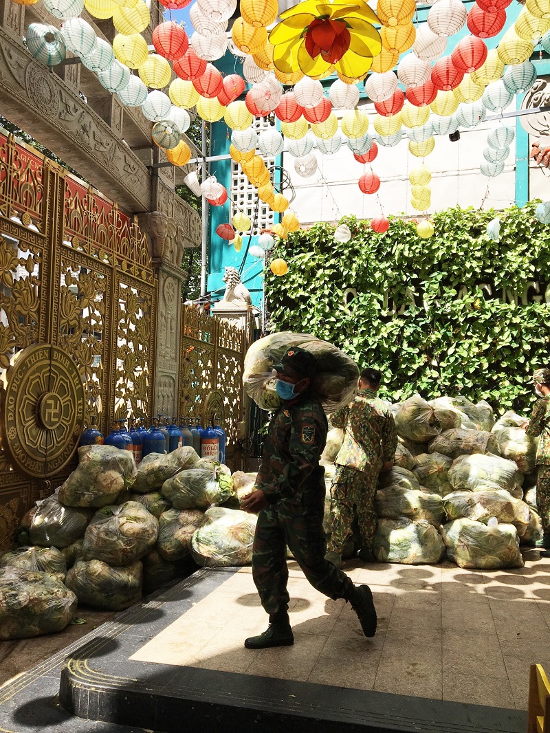 Chùa Giác Ngộ Mua "Giải Cứu" 70 Tấn Bắp Cải, Tiếp Sức Cho Người Dân Trong Mùa “Bão Covid-19”