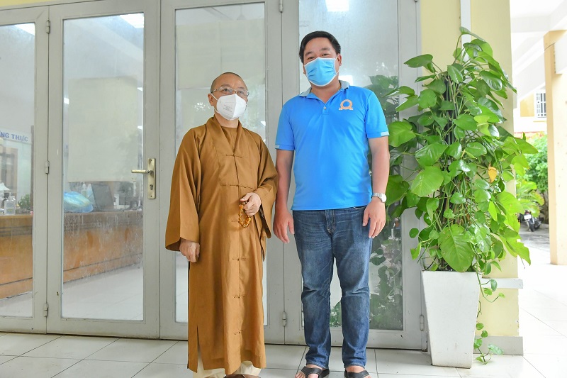 Chùa Giác Ngộ sẻ chia gian khó cùng UBND Phường 7, Quận Gò Vấp