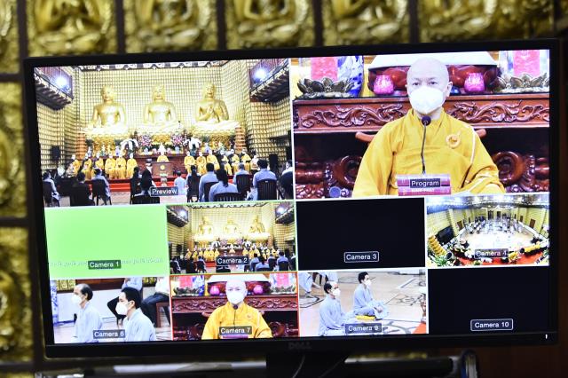 Cạo bỏ tóc đời, 2 thiện nam xuất gia tại chùa Giác Ngộ