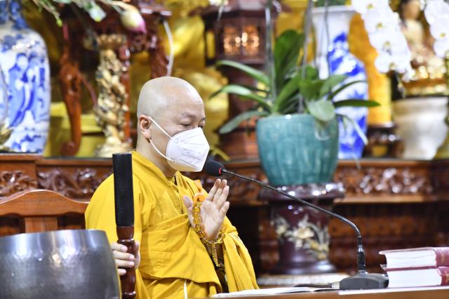 Cạo bỏ tóc đời, 2 thiện nam xuất gia tại chùa Giác Ngộ