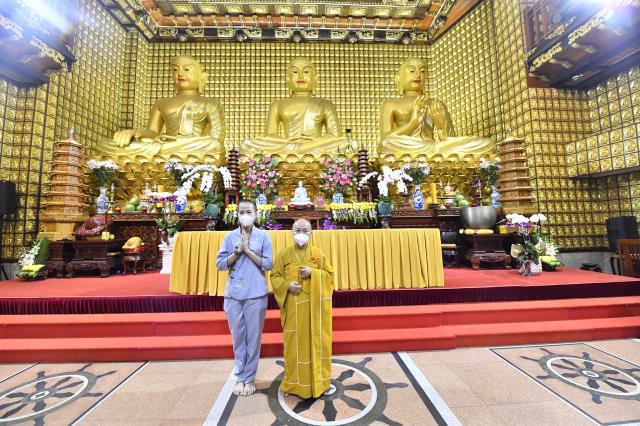 Kỷ lục: Hơn 2.400 người tham dự lễ quy y Tam bảo do chùa Giác Ngộ tổ chức