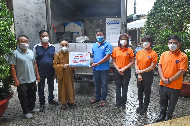 Chùa Giác Ngộ sẻ chia gian khó cùng UBND Phường 7, Quận Gò Vấp